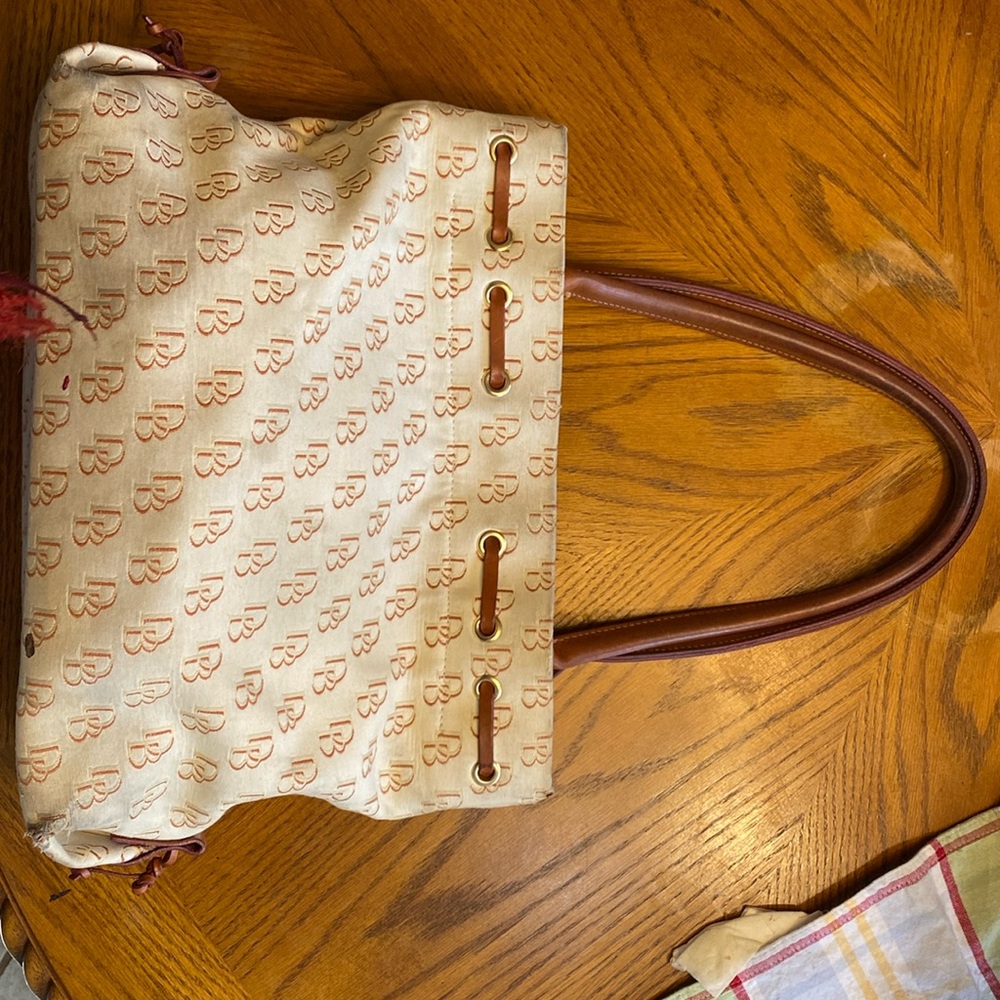 Dooney & Bourke